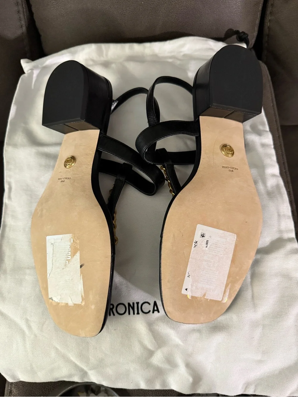 Veronica Beard Black Leather T-Strap Sandals with Gold Chain - Picture 7 of 7